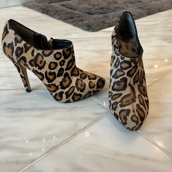 Leopard Sam Edelman bootie heels - Picture 2 of 3